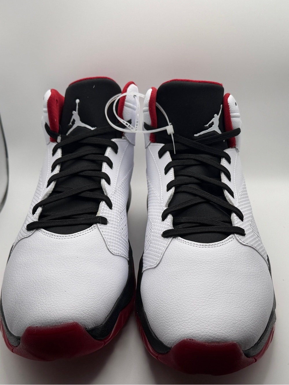 Jordan Men's Max Aura 4 size 14